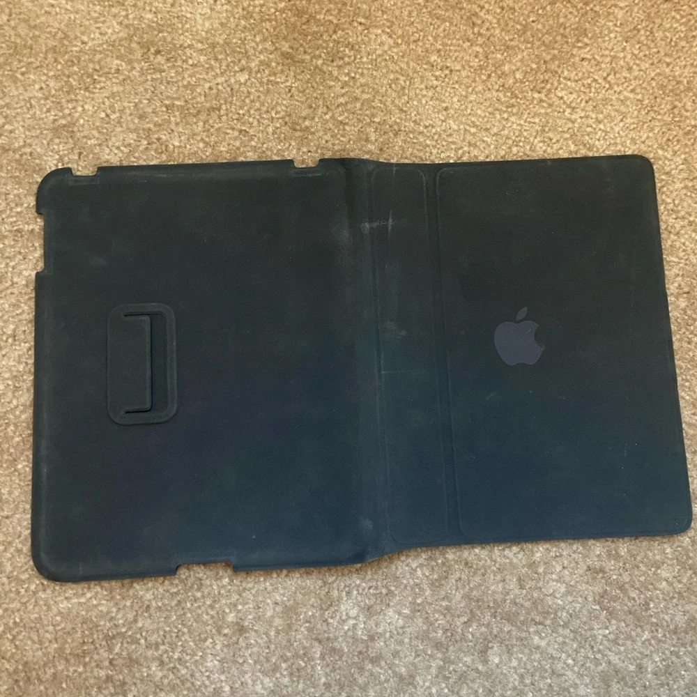 🍎Apple IPad Case in Black